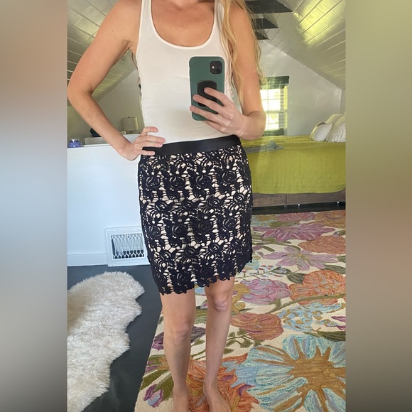 Willi Smith✨Black Lace Crochet Pencil Skirt - Picture 6 of 6